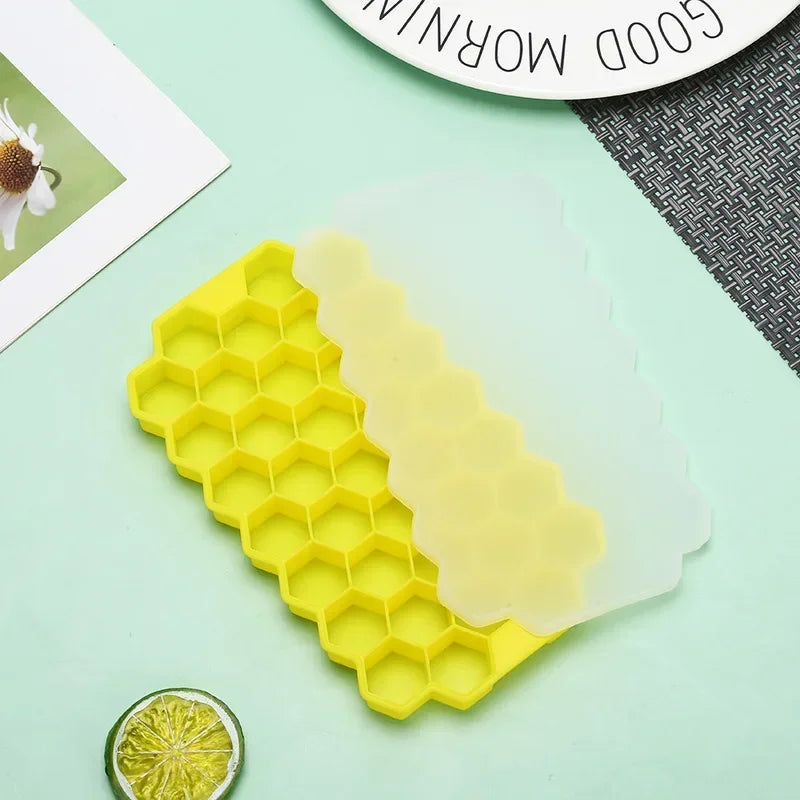 Reusable Honeycomb Ice Cube Tray Silicone Mold BPA-Free with Lid, Easy Release for Whiskey, Cocktails, Frozen Treats