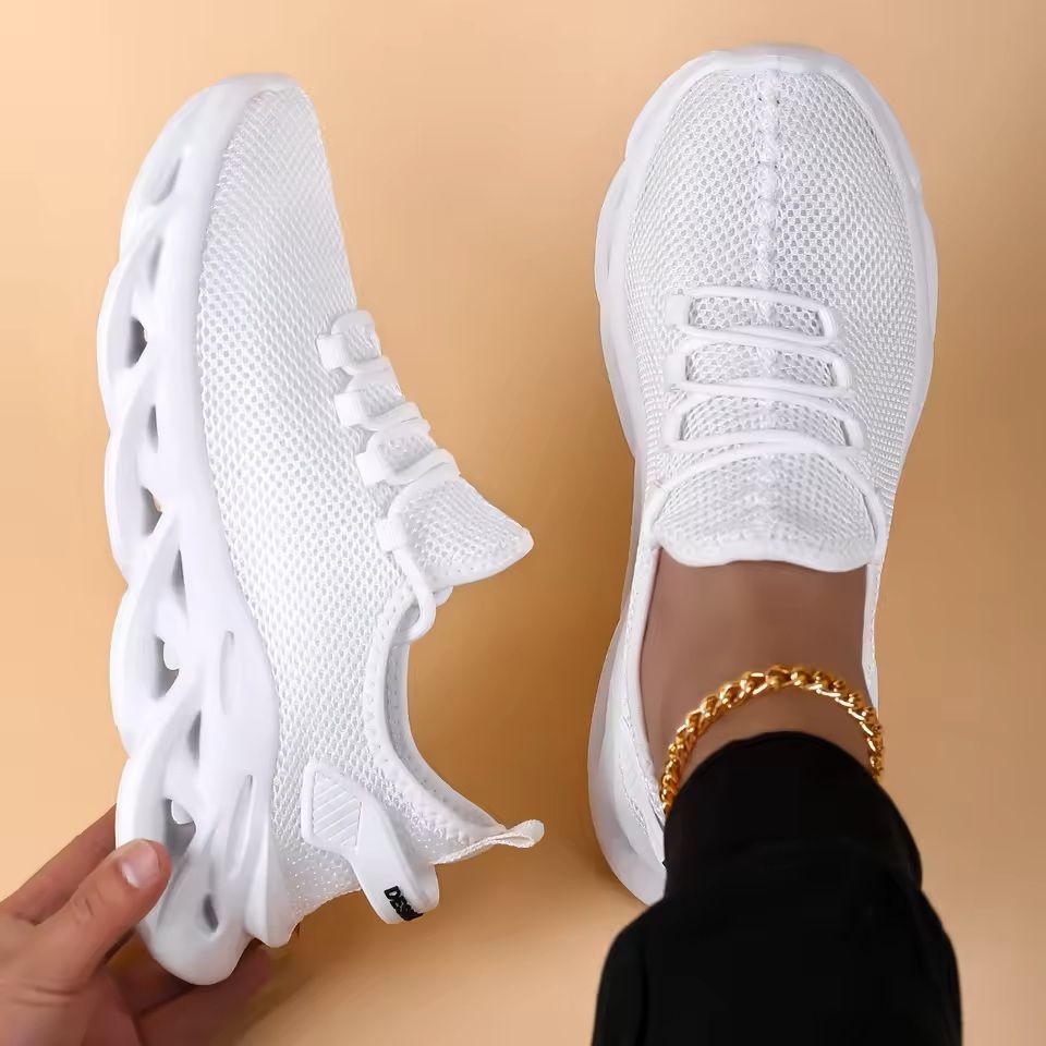 Mens Breathable Mesh Running Shoes – Lightweight and Outdoor Ready