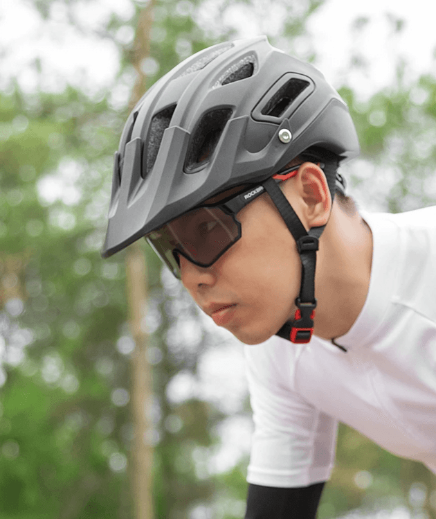 ROCKBROS Photochromic Cycling Glasses With UV400 Protection And UltraLight Frame 2