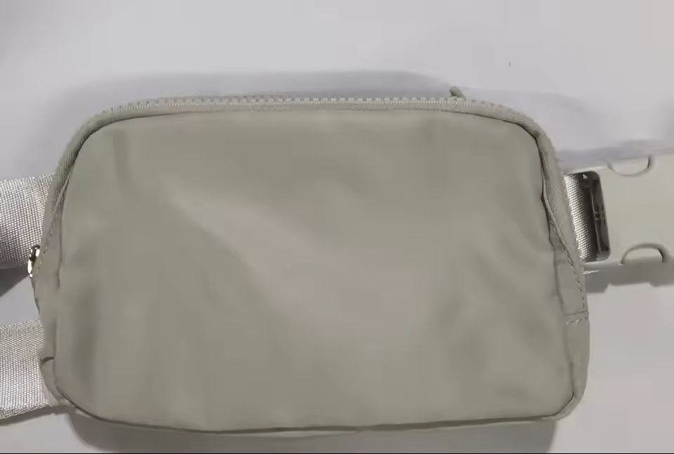Metal Logo Yoga Sports Waist Bag 12