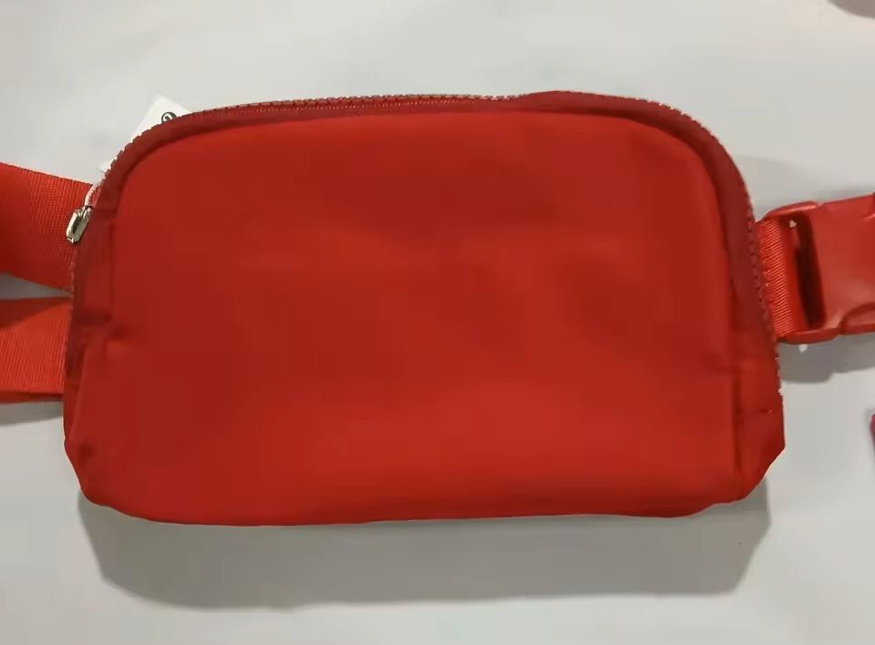Metal Logo Yoga Sports Waist Bag 18