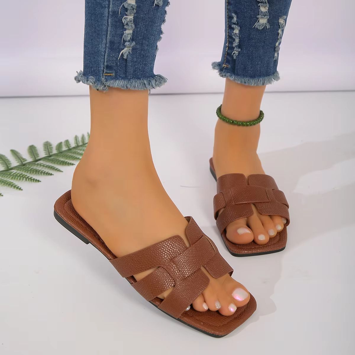 Women Casual Outdoor Flat Sandals  Fashion Slip On Slippers For Summer Comfort 5