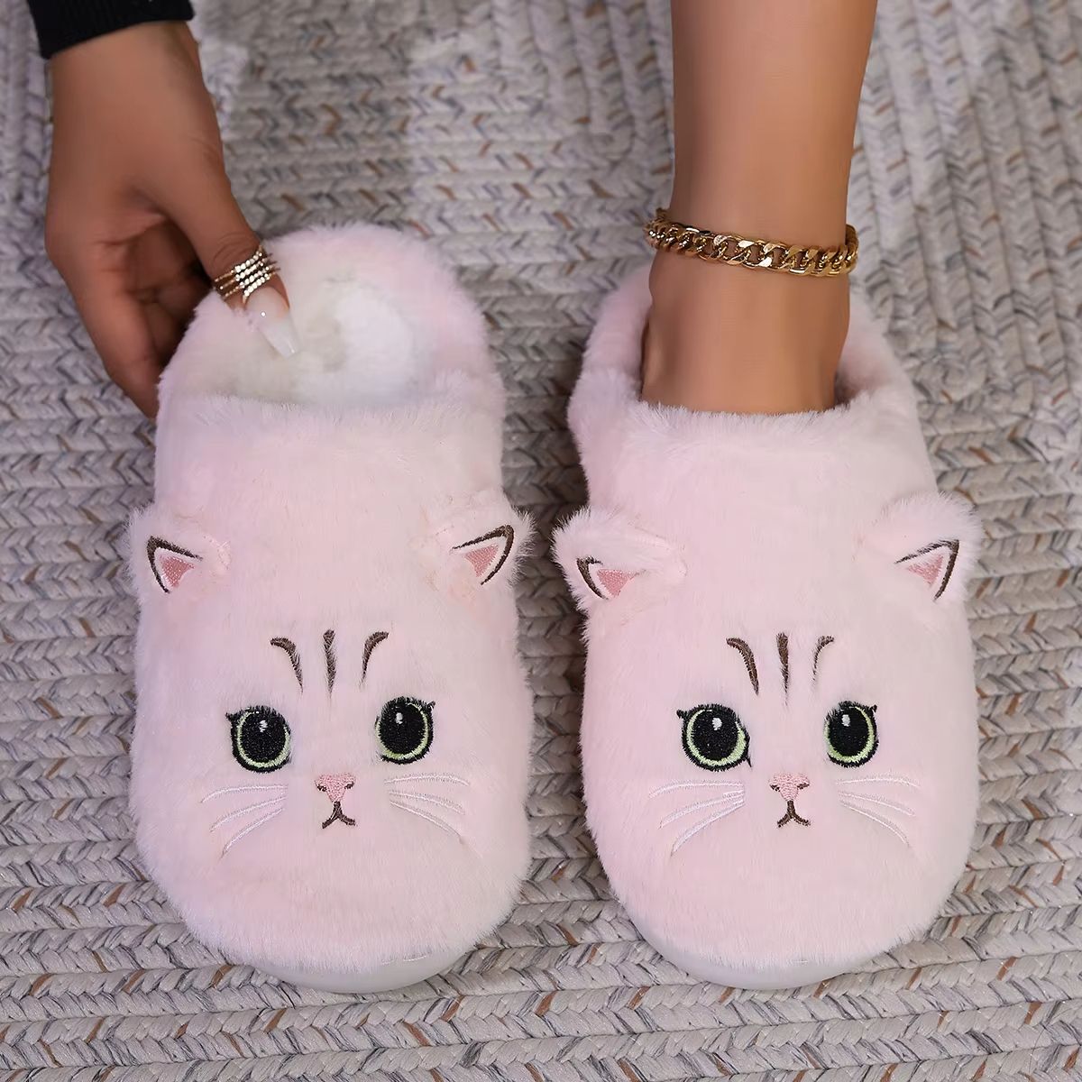 CozyCat Kawaii Fuzzy Slippers Plush Non Slip Home Slippers 1