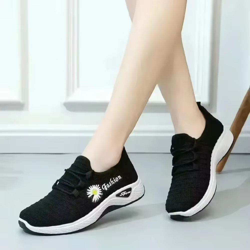 Fashionable Sports Shoes For Women  Lightweight Breathable Mesh Soft Soled Casual Shoes For Comfort 3