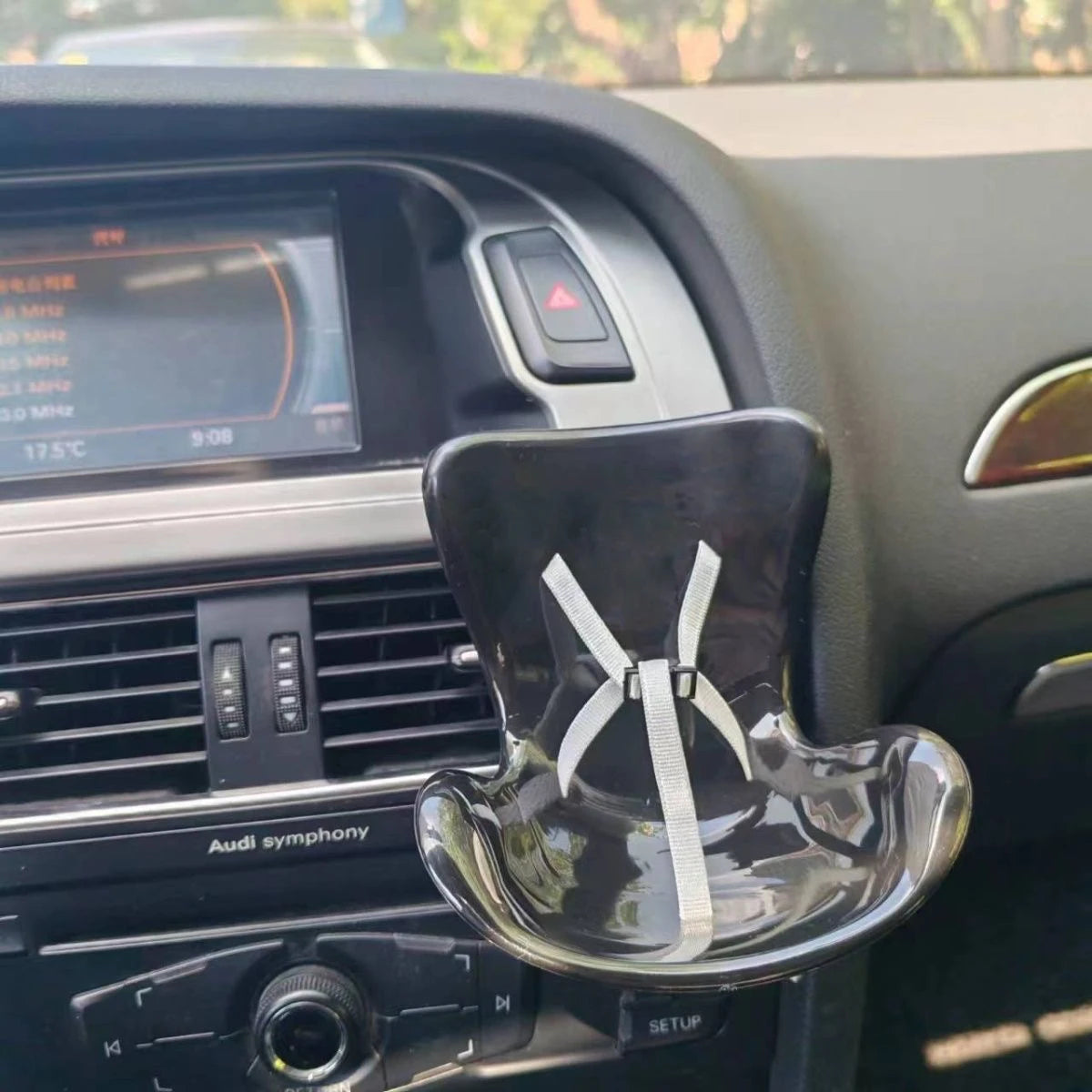 Labubu Doll Car Seat, Adorable Safety Seat with Air Vent, Aromatherapy Function & Stylish Car Decor