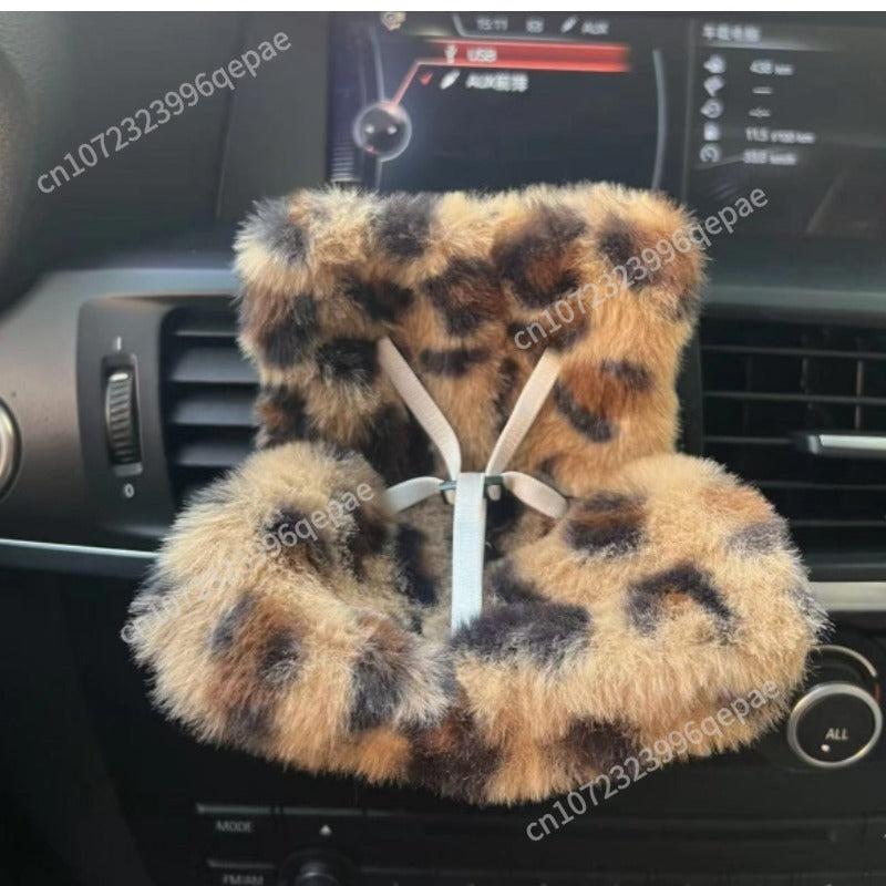 Labubu Doll Car Seat, Adorable Safety Seat with Air Vent, Aromatherapy Function & Stylish Car Decor