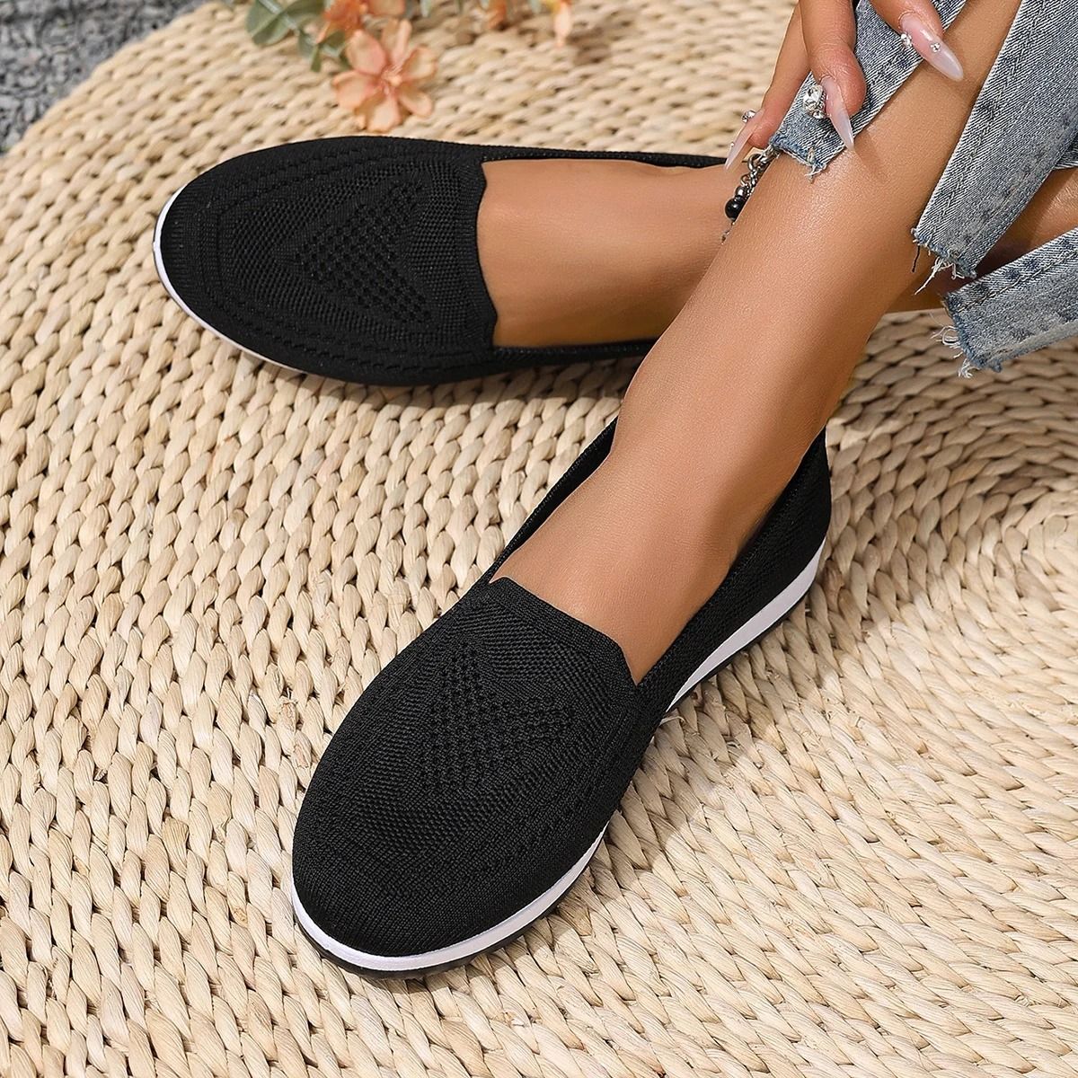 Lightweight Women Casual Walking Shoes with Breathable Mesh and Anti Slip Comfort Sole for Daily Fitness and Outdoor Use