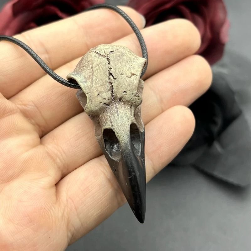 3D Gothic Raven Skull Necklace Replica In Resin For Halloween Or Everyday Wear 1