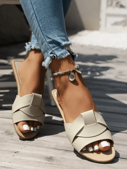 SummerLuxe Solid Color Womens Fashion Slippers 1