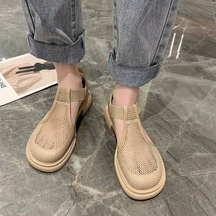Closed Toe Breathable Flat Sandals For Women With Buckle Strap 2