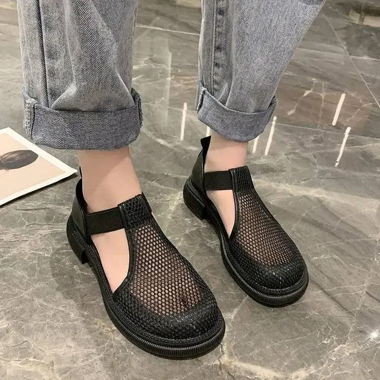 Closed Toe Breathable Flat Sandals For Women With Buckle Strap 4