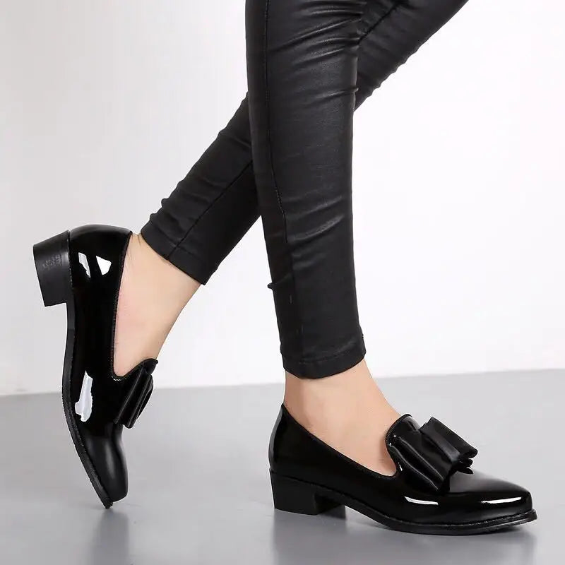 Womens Loafers Bow Decor Pointed Toe Flat Shoes For Women Patent Leather Shallow Mouth Commuter Dai 2