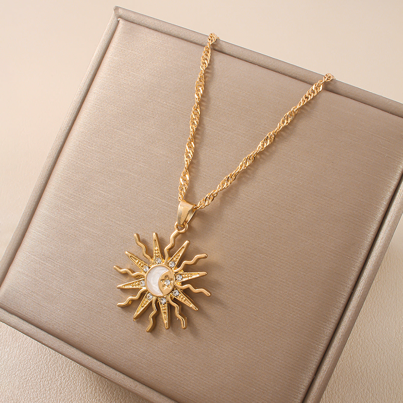 Vintage Gold Sun Moon Pendant Necklace for Women, Shining Rhinestone Unique Design, Trendy Geometric Choker