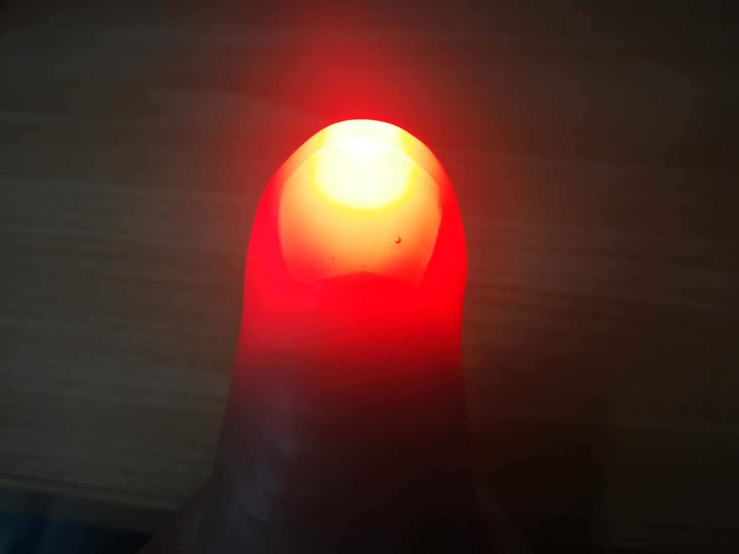 Red Light Up Thumb – Magic Trick Prop with LED for Party Stage & Illusions Gimmick