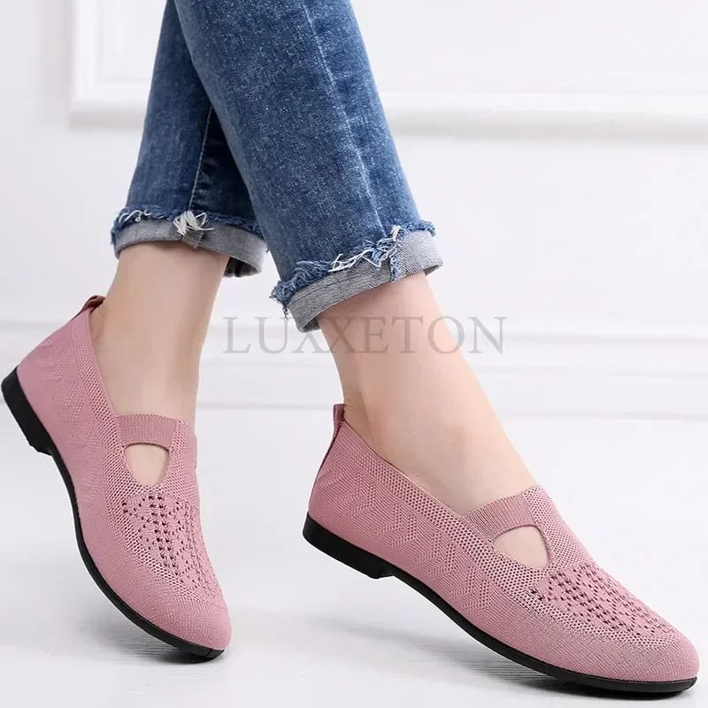 Summer Mesh Slip On Mother Shoes For Women Lightweight Breathable Non Slip Casual Sports Sneakers 2