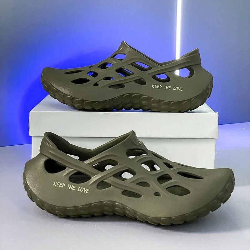 Mens Lightweight EVA Summer Clogs For Garden Beach Or Home Use 1