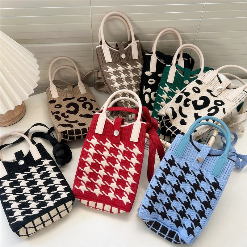 Women Korean Heart Knit Mini Square Handbag, Small Shoulder Bag, Girls Cute Outdoor Crossbody Purse for Phone
