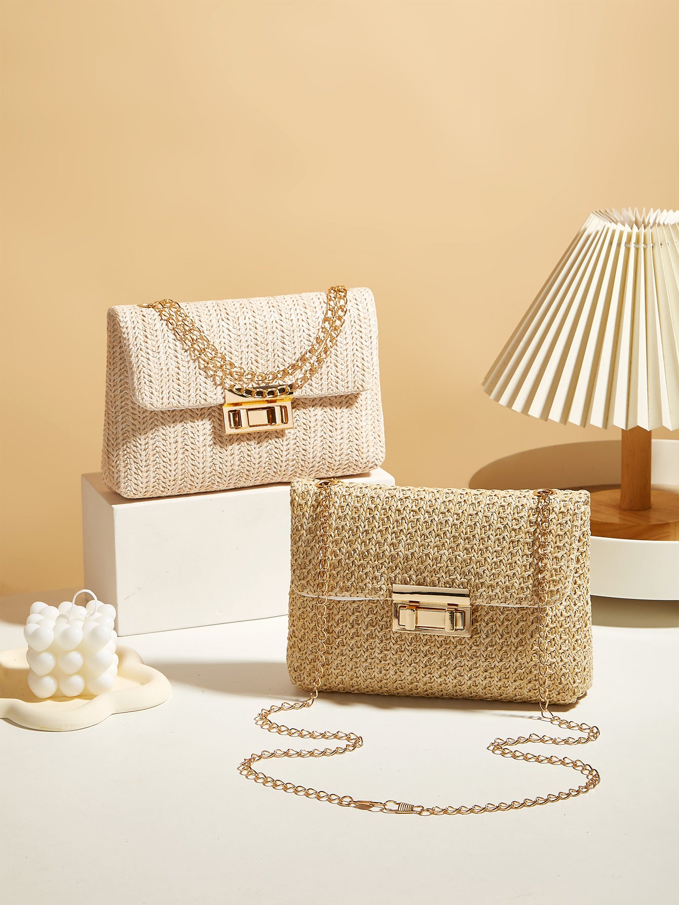 Korean Version Fashion Crossbody Bag, Trendy Grass Woven Handbag for Women, Small Lock Closure Square Purse