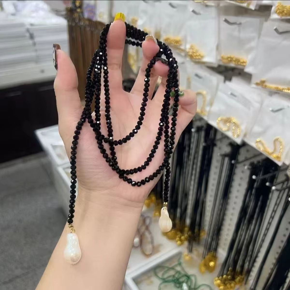 French Style Baroque Pearl And Green Sandstone Necklace For Women 7