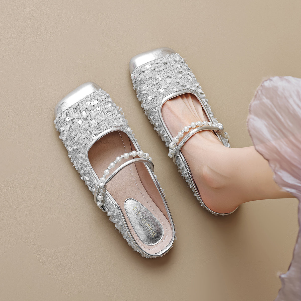 Ladies Casual Mules Stylish Pearl Design Flat Shoes For Women Comfortable Outdoor Slippers For Work 1