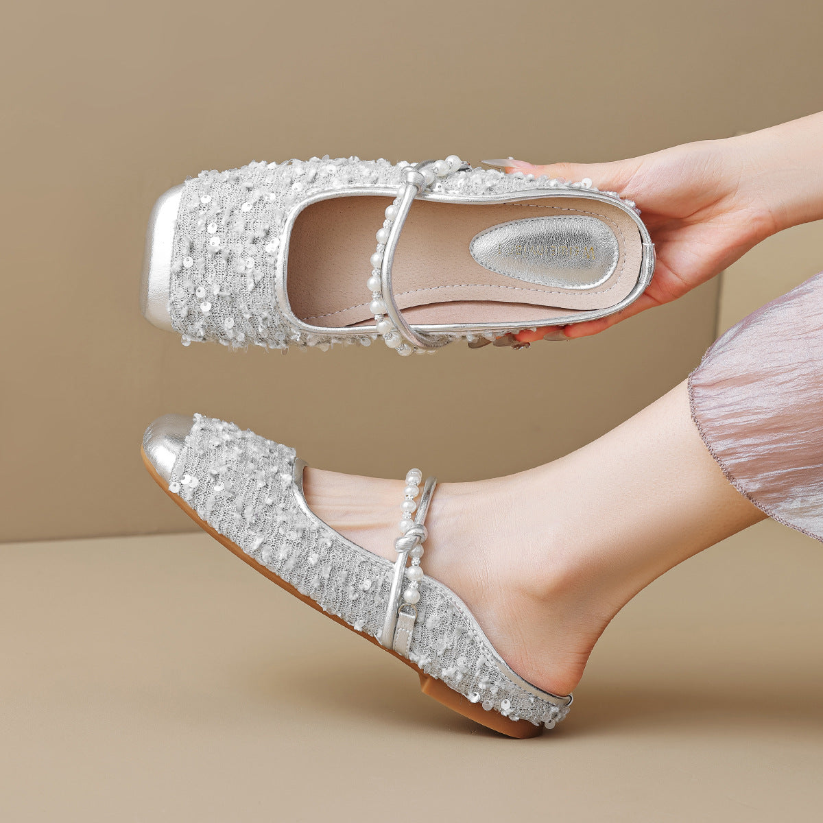 Ladies Casual Mules Stylish Pearl Design Flat Shoes For Women Comfortable Outdoor Slippers For Work 2