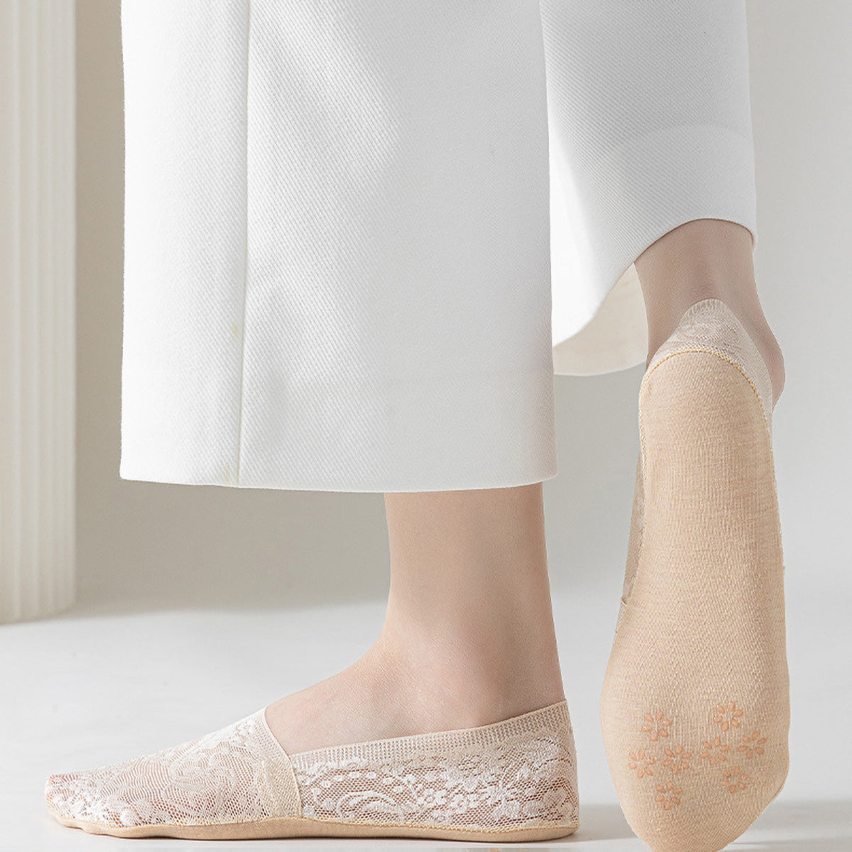 Women Summer Lace Invisible Socks Boat Mesh Thin Low Cut Socks With Silicone Grip AntiSlip No Show  3