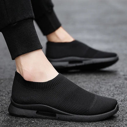 Mens Lightweight Slip On Running Shoes With Breathable Mesh Design 3