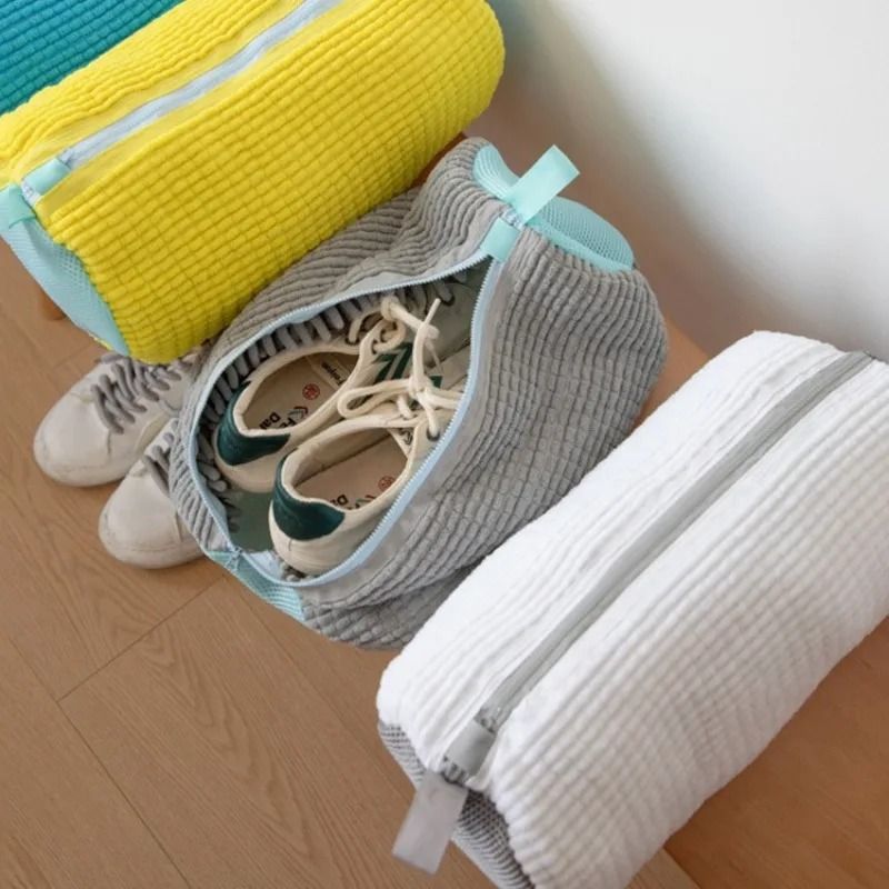 Shoe Washing Machine Bag With Zipper And Padded Fibers For Sneaker Cleaning 3