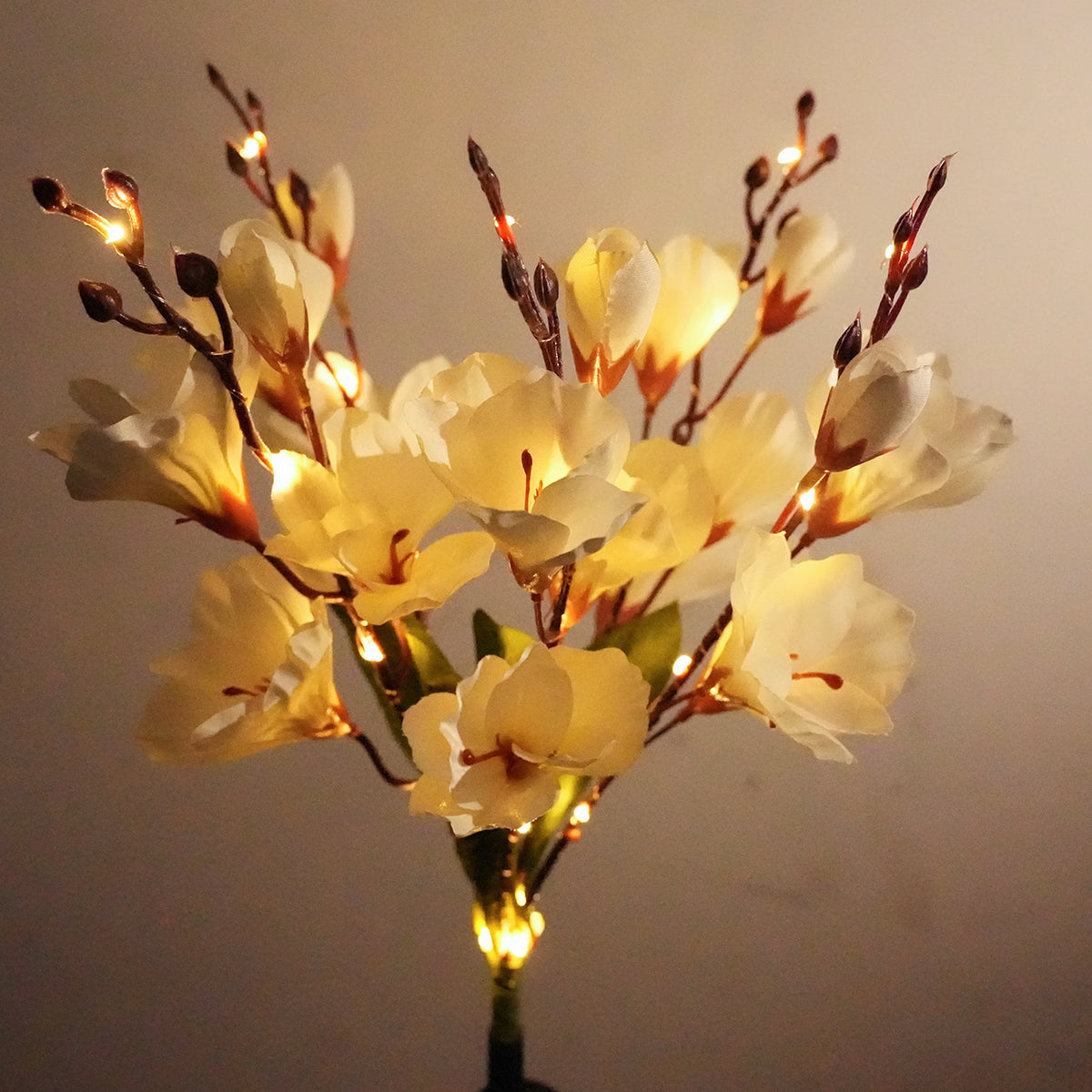 Outdoor Waterproof Solar Powered Magnolia Garden Lights, LED Holiday Lighting, Christmas Lawn Decorative Accent