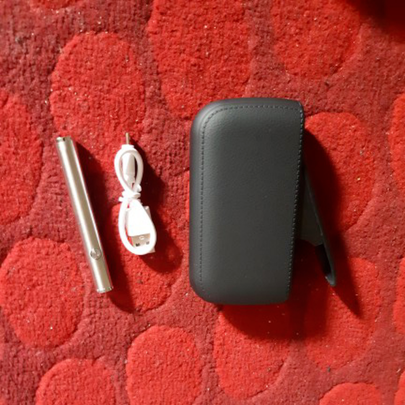 Mens Exquisite Imitation Leather Cigarette Case with USB Tungsten Electronic Lighter – Stylish & Functional Gift