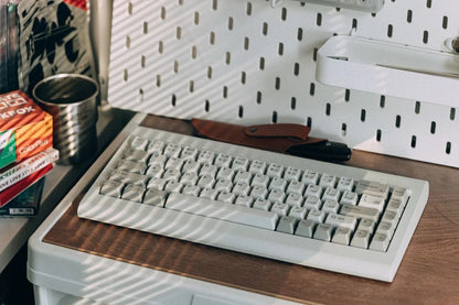 Retro Mechanical Keyboard With Wireless Bluetooth And Tri Mode Connectivity 2
