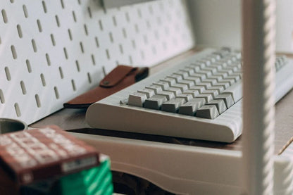 Retro Mechanical Keyboard With Wireless Bluetooth And Tri Mode Connectivity 5