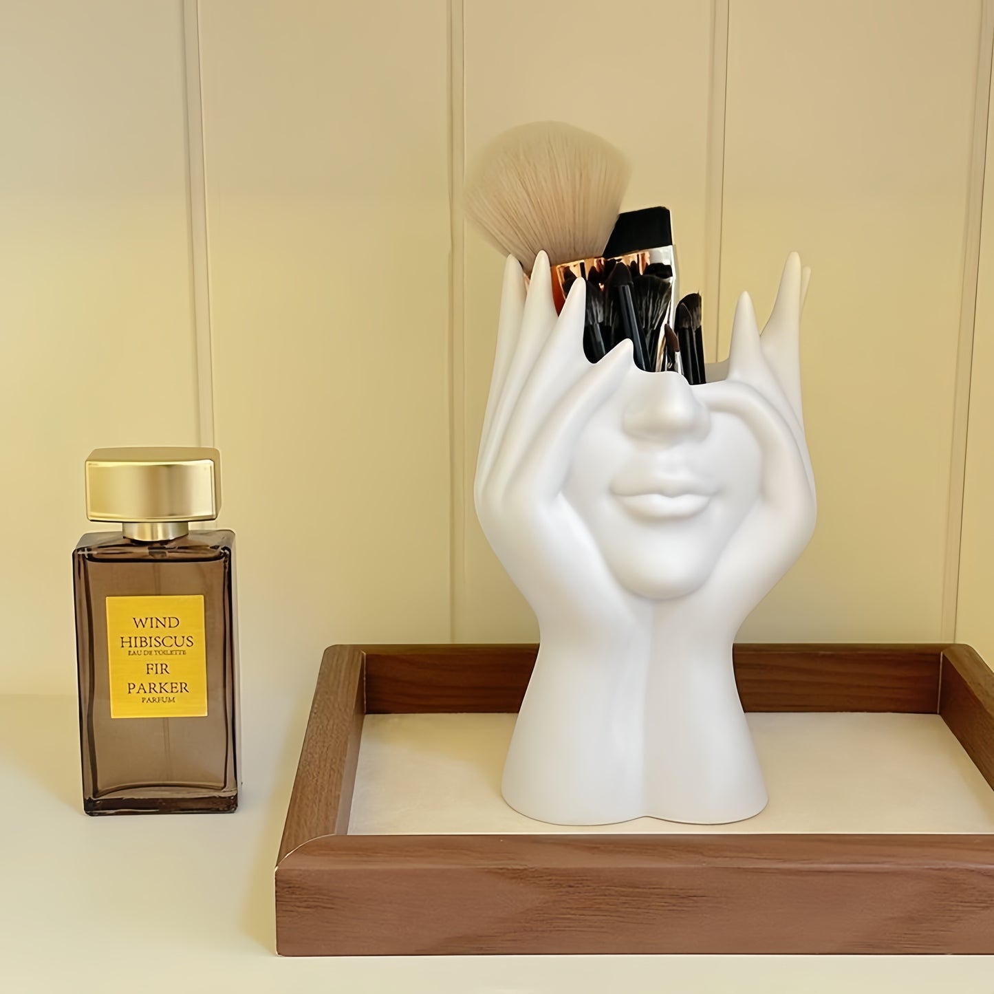 Nordic Creative Human Body Art Shaped Office Supplies, Multi-Functional Desktop Storage, Pen Holder, Makeup Brush Orga