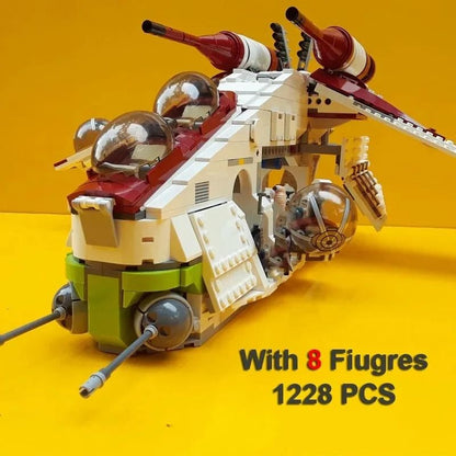 Star Gunship Building Blocks Model Set 1228 Pieces 1