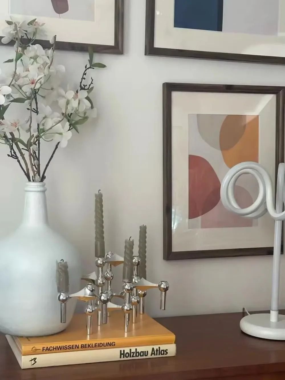Elegant Silver Candle Holder For Modern Home Decor And Gifting 1