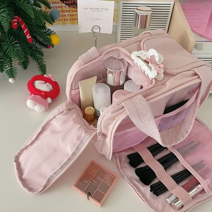 Large Capacity Travel Cosmetic Bag Toiletry Organizer With Multiple Compartments For Travel Use 2