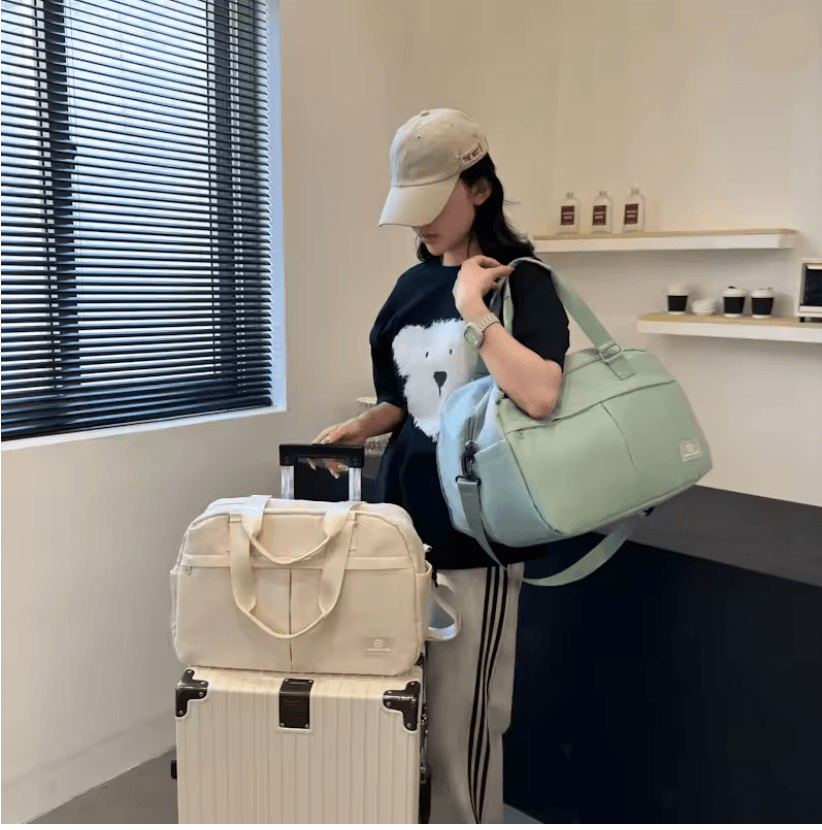 Expandable Travel Duffle Bag With Carry On Flexibility 1