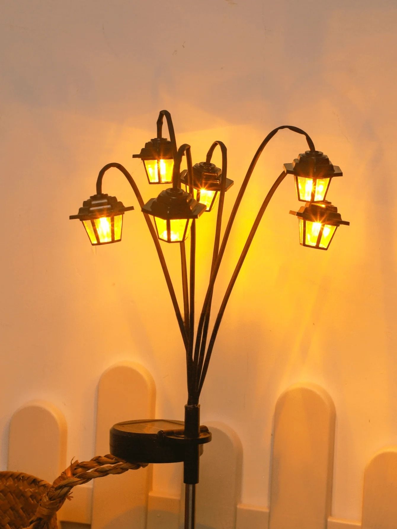 Solar Powered Retro Lantern 6 LED Decorative Outdoor Light 1