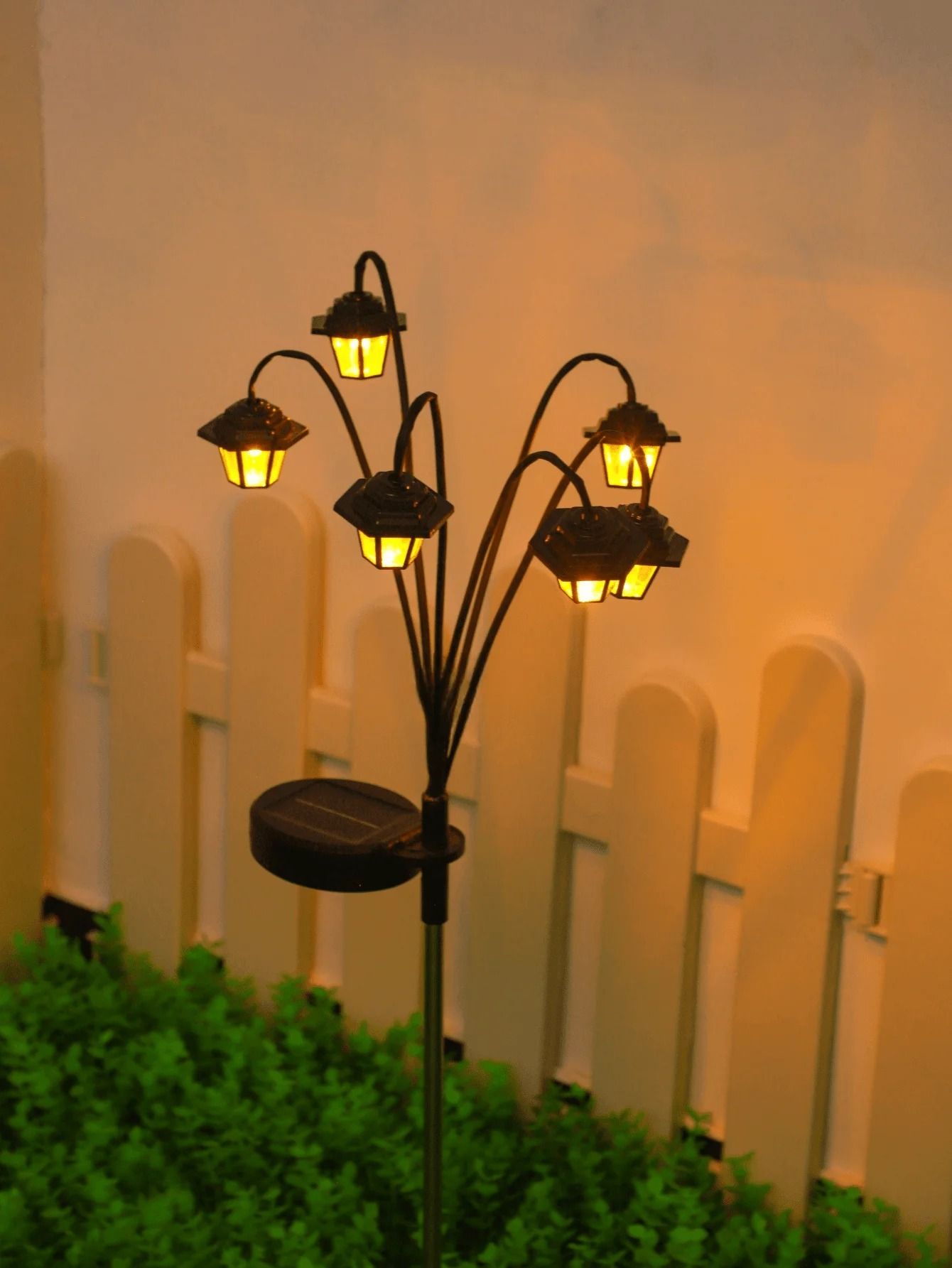 Solar Powered Retro Lantern 6 LED Decorative Outdoor Light 5