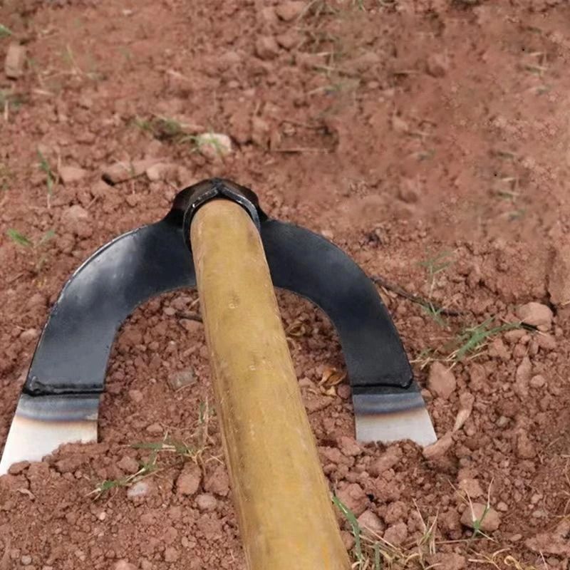 Hollow Weeding Hoe For Easy Soil Loosening And Garden Maintenance 2