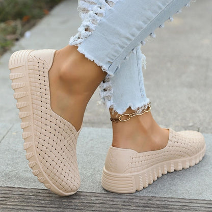 Flat Light Fashion Woven Womens Shoes Large Size Soft Sole Mother Leisure Hollow Out Cloth Shoes Sp 7