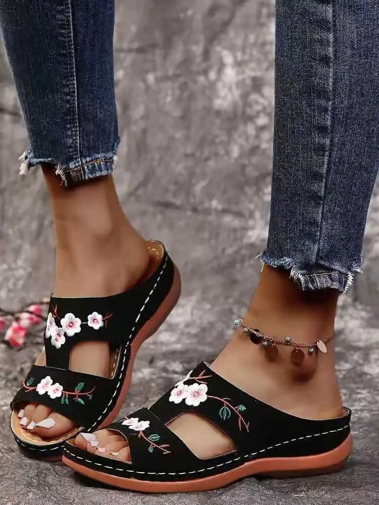 Women Embroidered Flower Leather Wedge Slippers 8