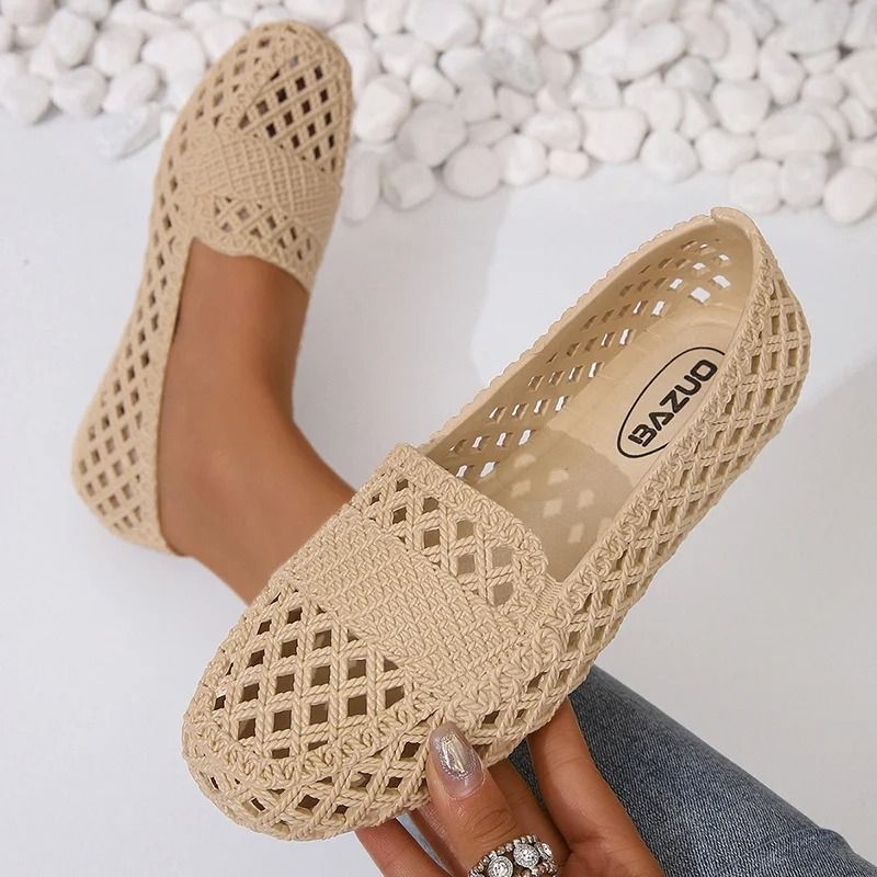Womens Flat Sole Casual Sandals with Non Slip Toe Cap