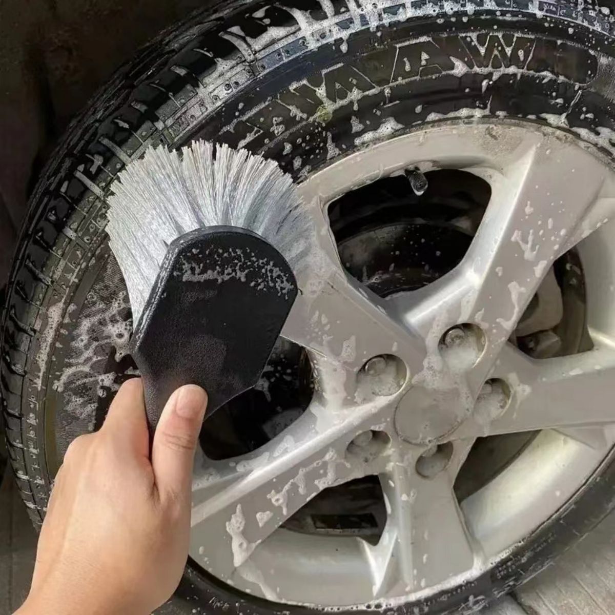 Car Wheel Cleaning Brush Set Short Handle Tire  Rim Detailing Brush For Auto Truck  Vehicle Mainten 2