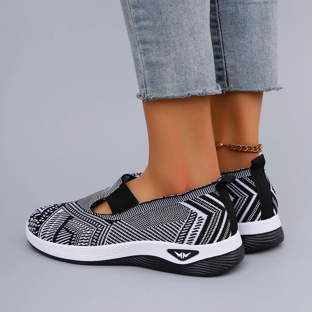 Lightweight Breathable Mesh Womens Flat Shoes For Summer 5
