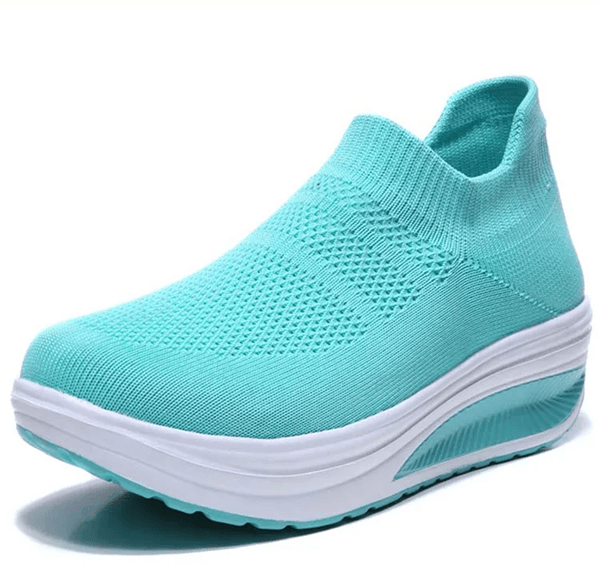 StrideEase Womens Slip On Platform Sneakers 3