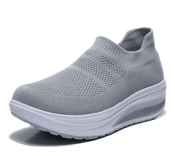 StrideEase Womens Slip On Platform Sneakers 6