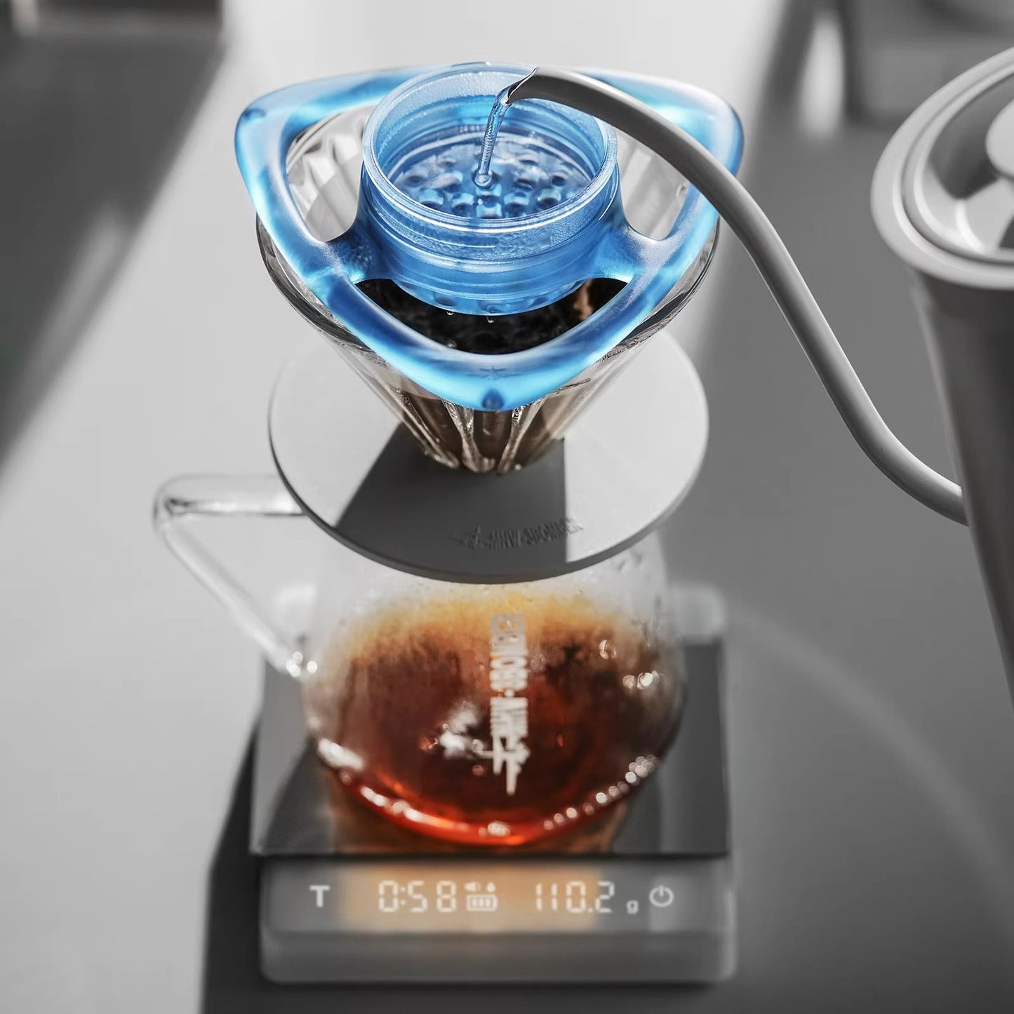 Precision PourOver Coffee Dripper  Flow Control Brewer For Baristas  Home Brewing 2