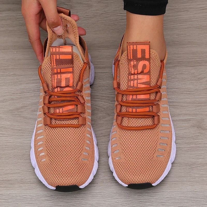 Lightweight Mesh Sports Shoes Breathable Soft Sole Walking Sneakers 3