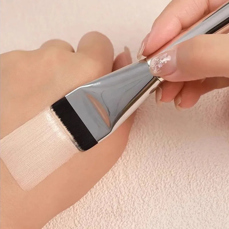 Flat Head Non Powder Soft Hair Beauty Tool, Straight Line Foundation Makeup Brush, Ultra-Thin Concealer Brush